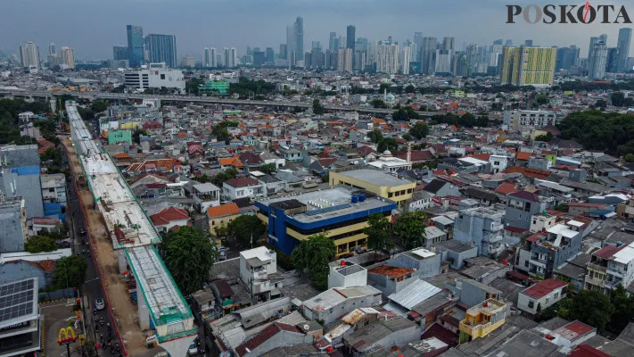 Melihat Dari Udara Progres Pembangunan LRT Fase 1B Velodrome-Manggarai Capai Lebih 30 Persen