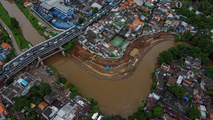 Musim Penghujan Tiba, Normalisasi Kali Ciliwung Di Rawajati Ditargetkan Rampung Akhir 2024