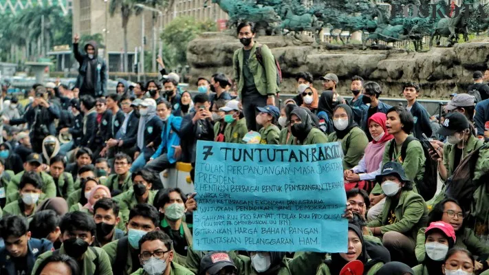 Demo mahasiswa. (Foto: Ahmad Tri Hawaari)