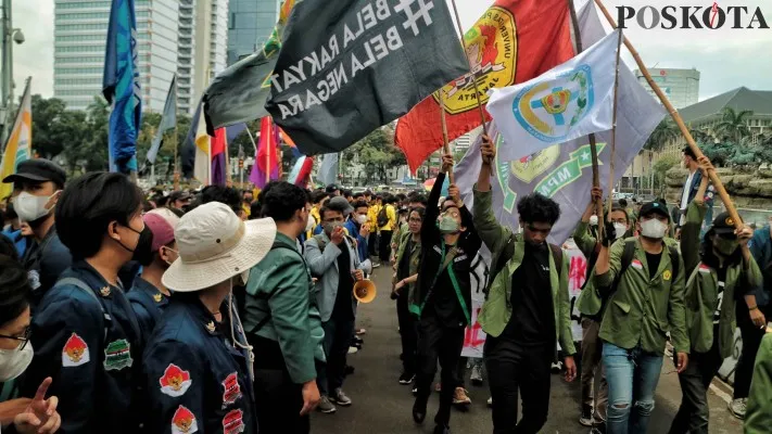 Ilustrasi - Demo di depan gedung DPR. (Sumber: Poskota/Ahmad Tri Hawaari)