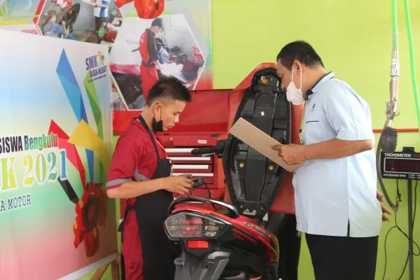 Dukung Dunia Pendidikan, Main Dealer Yamaha PT Thamrin Brothers Ambil Bagian di Lomba Kompetensi Siswa (LKS) Bengkulu. (foto: thamrin brother)