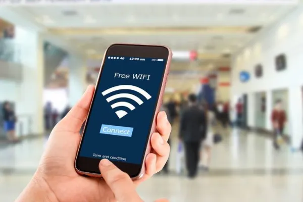 Simak cara aman menggunakan wifi gratis berikut! (Pintersest/EZ Smart Wifi)