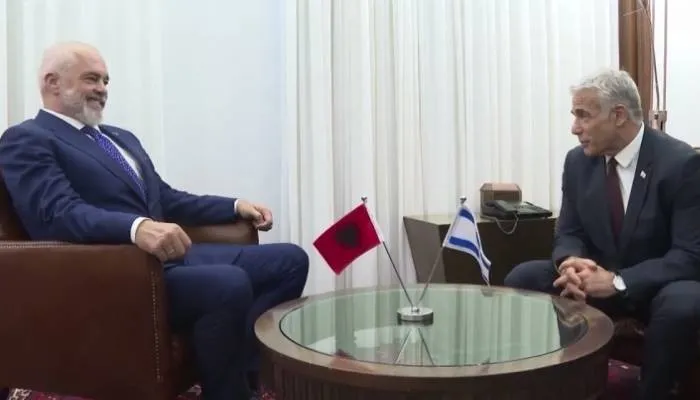 Perdana Menteri Albania Edi Rama dan Perdana Menteri Israel Yair Lapid.