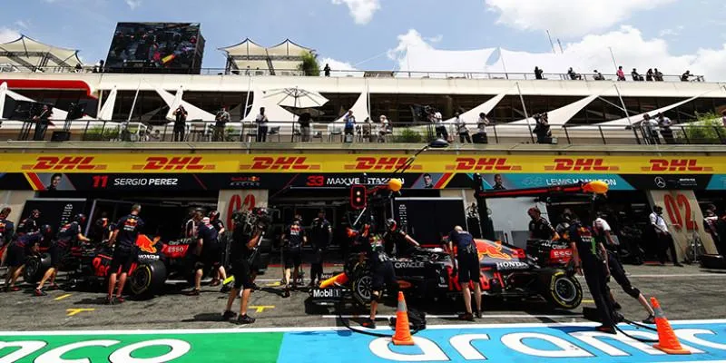 Max Verstappen berhasil menjadi yang tercepat di sesi FP2, setelah sempat tertinggal di FP 1 oleh Valtteri Bottas. (Foto/redbullcontentpoll)