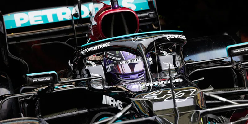 Berbagai strategi disiapkan oleh tim MercedesAMG untuk dapat merebut posisi pertama, termasuk harapan akan turunya hujan. (Foto/mercedesamgf1)