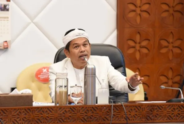 Wakil Ketua Komisi IV DPR RI Dedi Mulyadi saat Rapat Kerja Komisi IV DPR RI dengan Menteri Pertanian, Dirut Perum Bulog, dan Dirut PT Berdikari, di Gedung Nusantara, Senayan, Jakarta, Senin (23/5/2022). (Foto: Dpr.go.id)