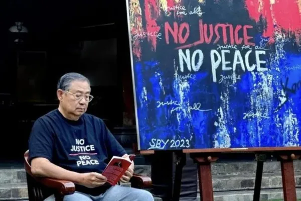 Arti lukisan SBY no justice no peace ramai disorot. Foto: IG Andi Mallarangeng.