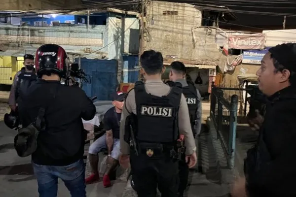 Polres Depok tangkap preman Pasar Kemirimuka Beji karena meresahkan. Foto: Ist.