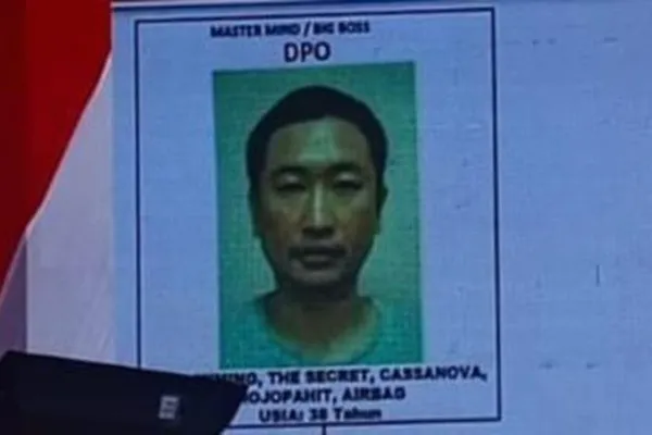 Keberadaan otak pengendali Fredy Pratama alias Miming, alias The Secret, alias Cassanova, dan alias Mojopahit hingga kini belum tersentuh. Foto: Ist.