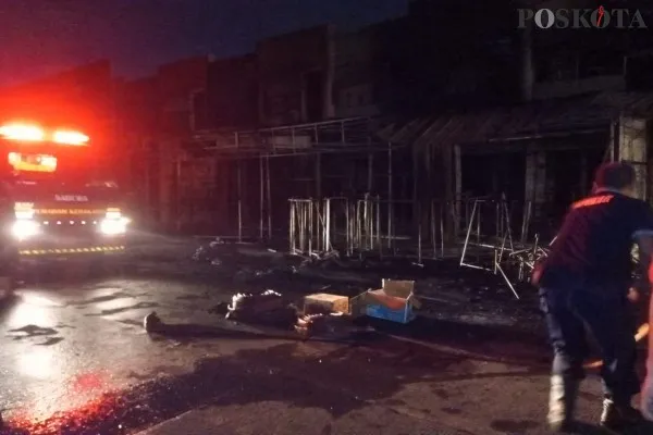 Penyebab Terbakarnya Ruko Pakaian di Babelan Bekasi. (Foto: Poskota/Ihsan Fahmi)