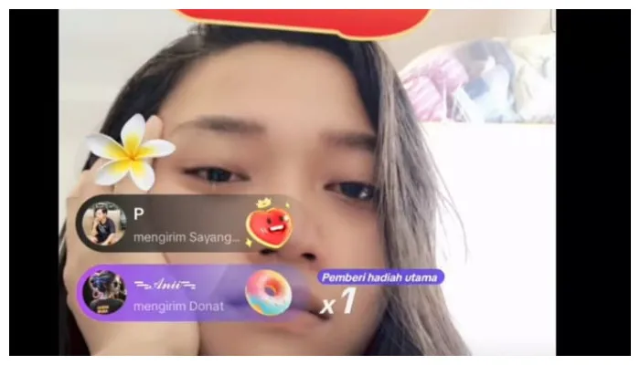 Link video viral Yanti TKW berduarsi 1 menit 49 detik bikin heboh netizen TikTok. (TikTok/@23yantii)