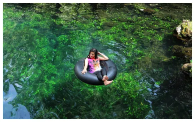 Seseorang sedang berada di Telaga Nilem (Instagram/@nizaramrullah)