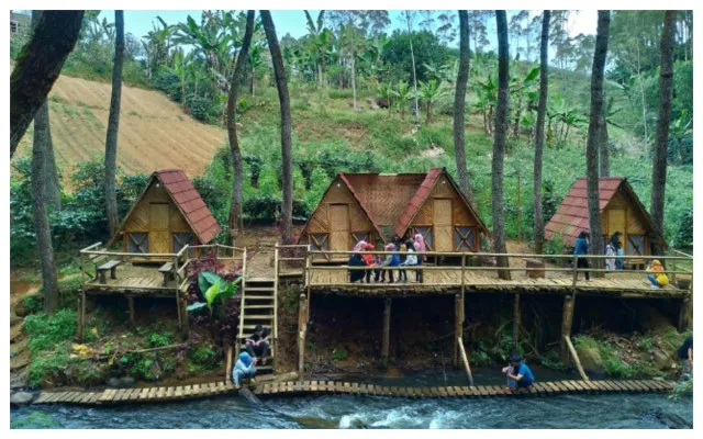 Menikmati keindahan alam dengan wisata glamping di Kampung Singkur Pangalengan