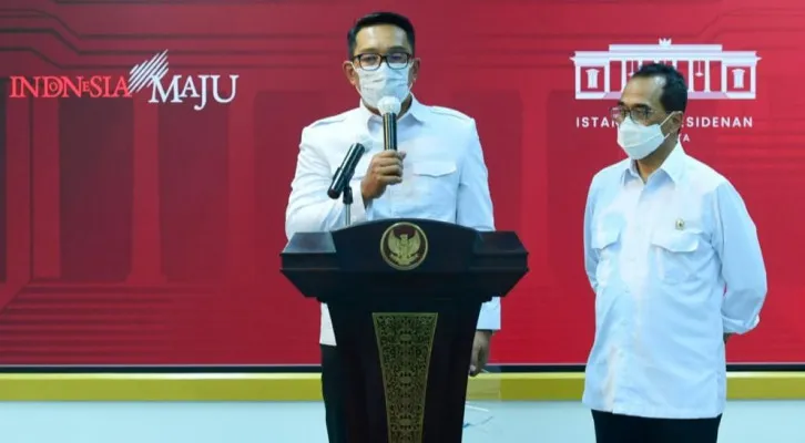 Gubernur Jawa Barat Ridwan Kamil dan Menhub Budi Karya Sumadi saat memberikan keterangan di Kantor Presiden. (ist)