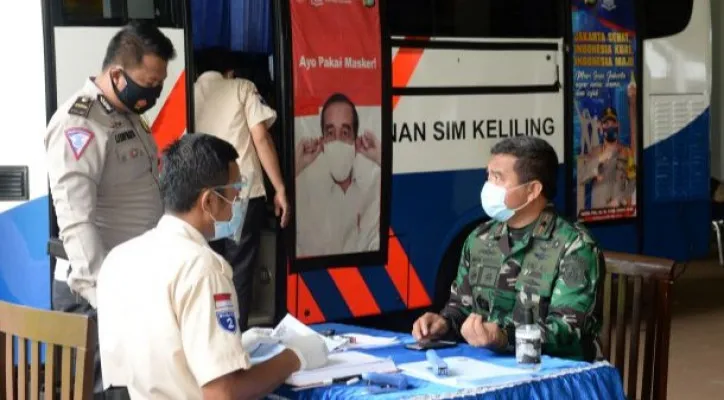 Mobil Pelayanan SIM Keliling Polda Metro Jaya mendukung pembuatan SIM Umum di Seskoal. (foto: ist)