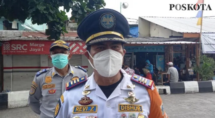 Kepala Terminal Kalideres Revi Zulkarnaen. (foto: Cr01).