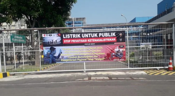 Protes Serikat Pekerja di Sektor Ketenagalistrikan terkait privatisasi ketenagalistrikan. (foto: ist)