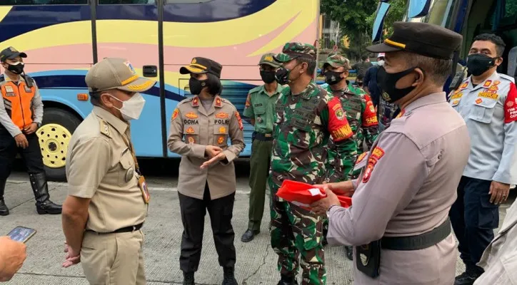 Tiga Pilar Tanjung Duren Jakarta Barat melakukan pengecekan kesiapan Pos Pengamanan di Terminal Grogol, Jalan Kyai Tapa, Grogol Petamburan, Rabu (5/5/2021). (ist)