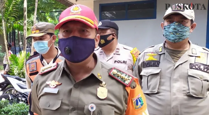 Kasatpol PP Jakarta Timur, Budi Novian. (foto: poskota/mochamad ifand)