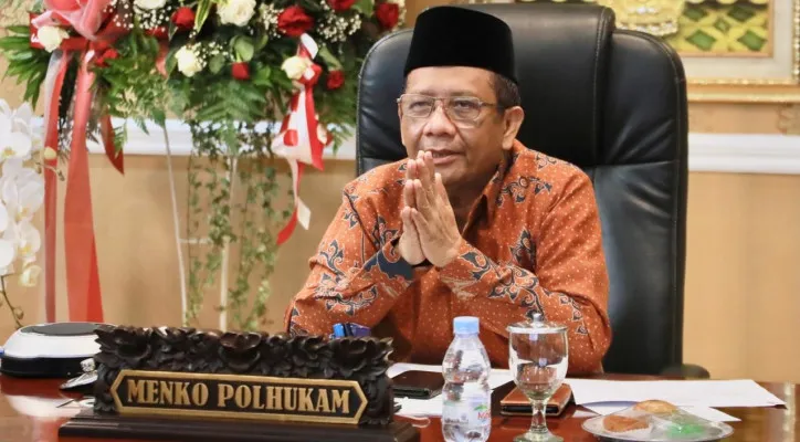 Menko Polhukam Mahfud MD Lebaran Daring. (foto: ist)