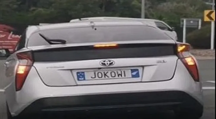 Pelat mobil bertuliskan Jokowi (Instagram/@tantowiyahyaofficial)