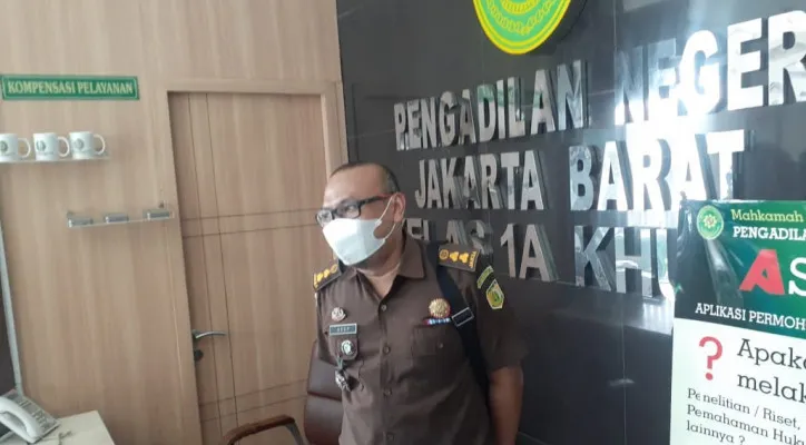 Jaksa Penuntut Umum kasus Askara Parasady Harsono, Asep Hasan Sofwan usai sidang, Senin (24/05/2021). (foto: ist)