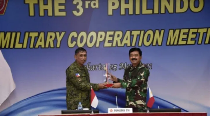 Panglima TNI Marsekal TNI Hadi Tjahjanto membuka Sidang Philindo MC ke-3 tahun 2021, bersama KS-AB Filipina Jenderal Cirilito Sobejana, di Jakarta.