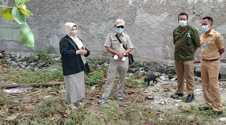 Suban Aset Kepulauan Seribu melakukan survei lahan yang nantinya akan dijadikan tempat pembangunan Gerai PD Pasar Jaya. (foto: ist)