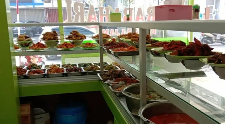 Rumah makan warteg. (foto: instagram/@wartegputrabahari)