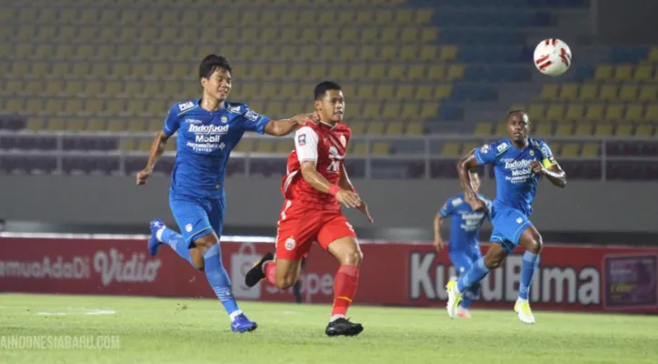 Pertandingan Liga 1 antara Persija vs Persib. (foto: liga indonesia baru)