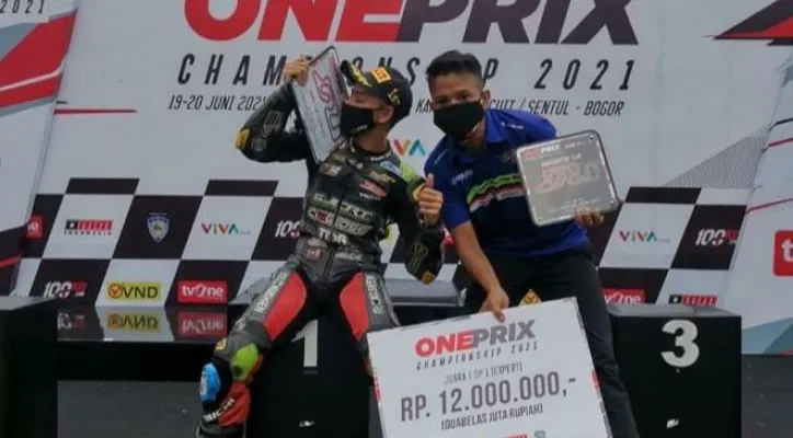 Podium juara Aditya Fauzi. [Foto/Ist]