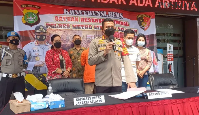 Polres Jaksel Menggelar Jumpa Pers kasus pemerkosaan. (foto: adji)