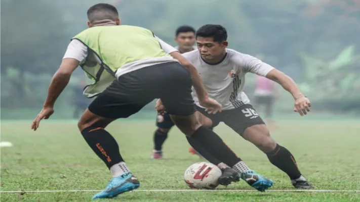 Persija Jakarta saat sedang melakukan latihan. (foto: persija media)