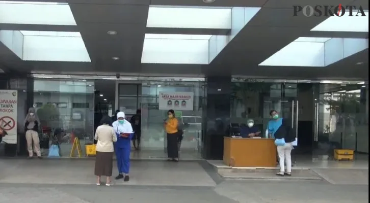 Suasana di RSUD Pasar Rebo alami penurunan pasien Covid-19. (Foto/Poskota.co.id/Ifand)