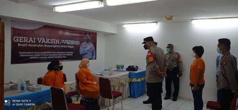 Vaksinasi di Wisma Gading Permai. (dokumen humas)