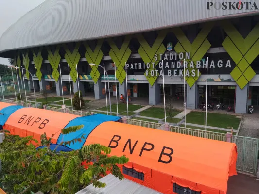 Kondisi Rumah Sakit Darurat (RSD) Stadion Patriot Candrabhaga beserta tenda triase. (cr02)