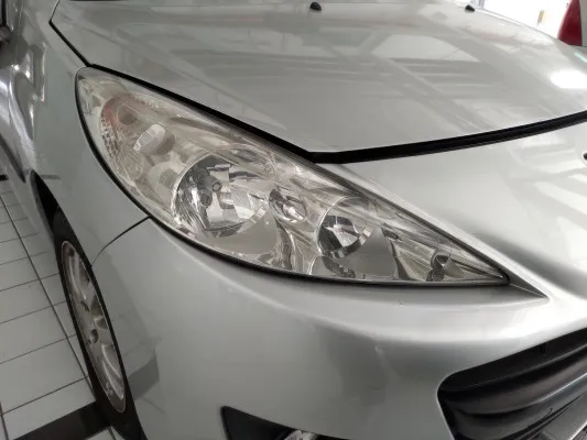 Tips rawat headlamp agar tidak kusam. (Foto/astra peugeot)