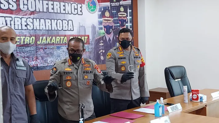 Pengungkapan kasus narkoba yang menjerat artis Nia Ramadhani dan suaminya Ardi Bakrie di Polres Metro Jakarta Pusat. (cr-05)