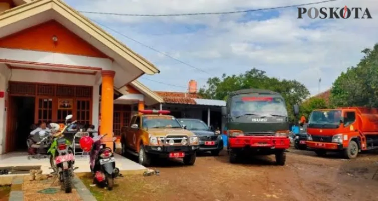 BPBD kota Serang membantu proses penguburan jenazah Covid-19 (Luthfi)