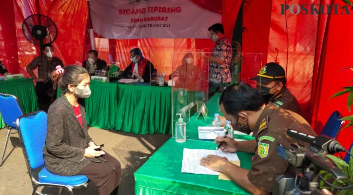 Sidang Tipiring di Kawasan Kuliner Pasar Lama, Kota Tangerang. (Foto/Banten.Poskota.co.id/Iqbal)