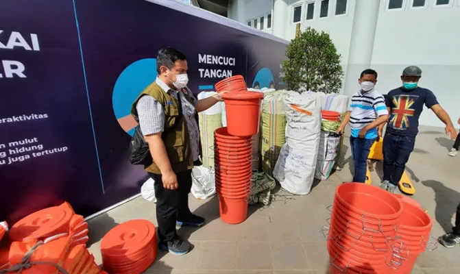 BNPB distribusikan alat kesehatan ke Rusun Pasar Rumput. (Foto/BNPB)