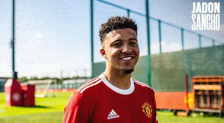 Jadon Sancho resmi berseragam Manchester United. (Foto/Twitter/@ManUtd)