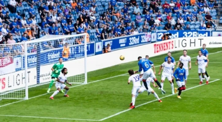 Real Madrid saat berhadapan dengan Glasgow Rangers di Stadion Ibrox, Glasgow, skor 2-1 untuk tuan rumah. (foto: @RangersFC)