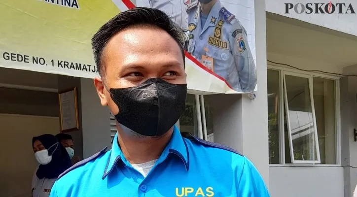 Luswanto, awak bus sekolah yang ikut berjuang dalam penanganan Covid-19. (ifand)