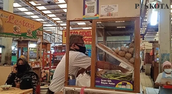 Suwarno (50) Pedagang Bakso di Pasar Koja Baru, Koja, Jakarta Utara. (yono)