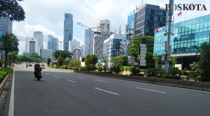 Lalu lintas di kawasan Sudirman-Thamrin tampak lenggang. (yono)