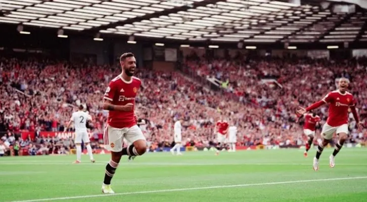 Pemain Manchester United, Bruno Fernandes mencetak hattrick ke gawang Leeds United. (Foto: Twitter ManUtd)