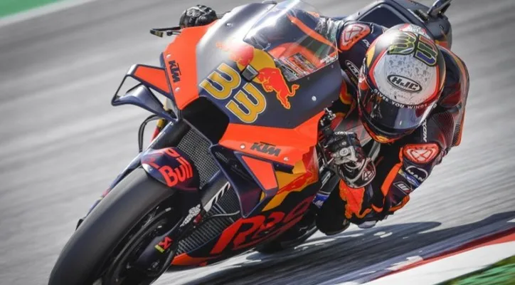 Brad Binder sukses membuat MotoGP Austria 2021 terlihat lebih menarik ditonton. (Foto/MotoGP.com)