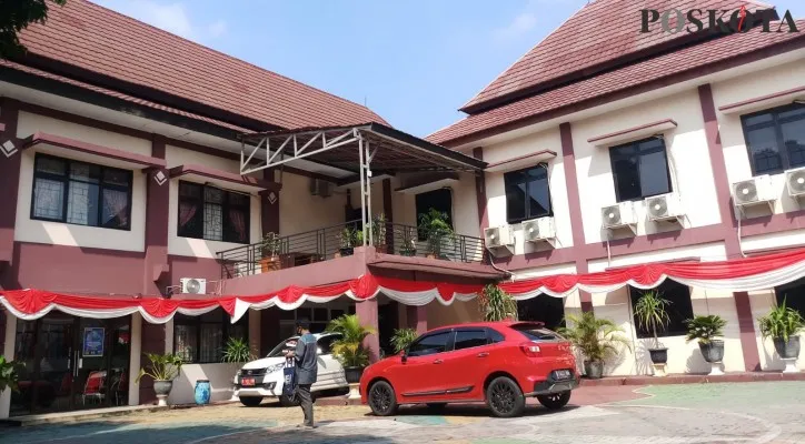 Kantor Kecamatan Ciledug, Tangerang, Banten. (foto: muhammad iqbal)