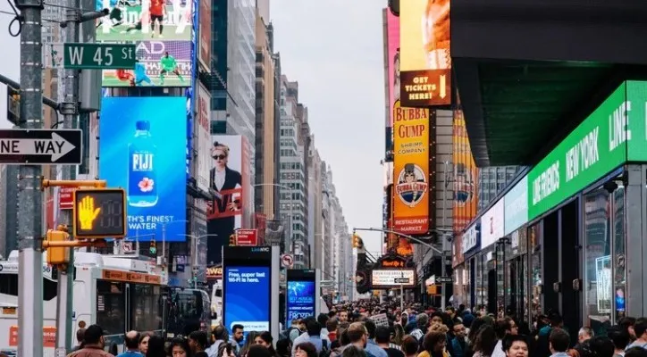 Agar iklan dapat tayang di New York Times Square ternyata membutuhkan biaya yang tidak sedikit. (Foto/Unsplash Free Images)